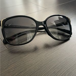 Women’s Prada sunglasses authentic